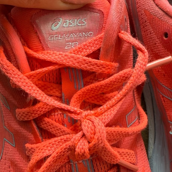 ASICS Gel-Kayano 28 Women's Running Shoes Size 10 Color Coral - Picture 2 of 7